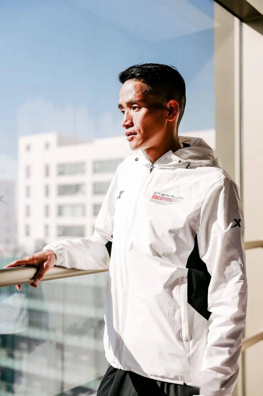 有情有义好男儿杨定宏勇夺厦马冠军