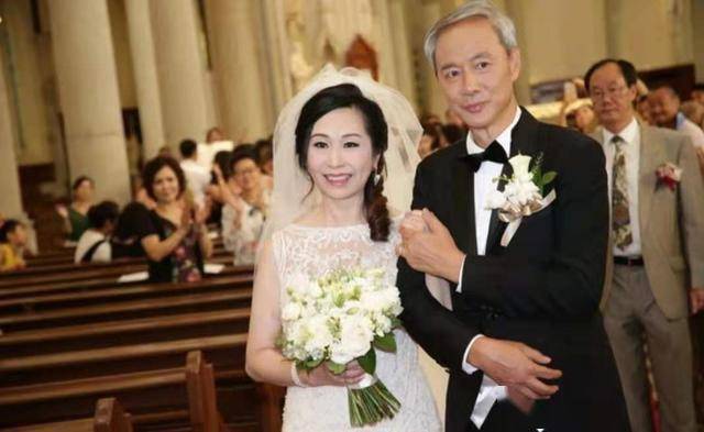 预计明年年底结婚,63岁tvb艺人鲁振顺认向往黄昏恋,更期待生子_女友