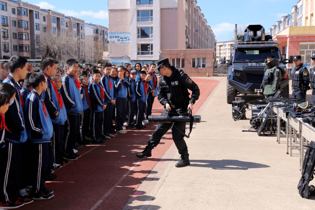 伊春市公安局特警图片