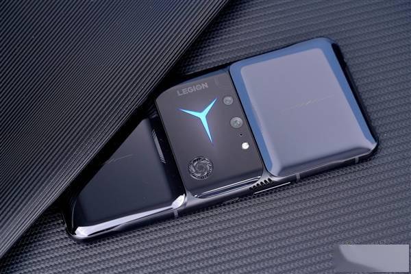 正面完全无打孔联想拯救者电竞手机2pro图赏