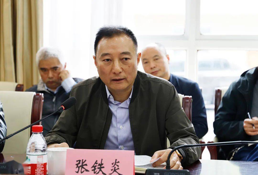 岳麓区召开政法队伍教育整顿查纠整改推进会