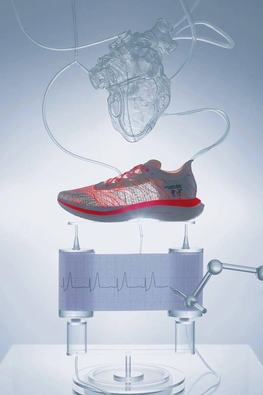 主题创意鞋盒,礼盒套装售价1299,同时鞋盒中另配有价值590元的 suunto