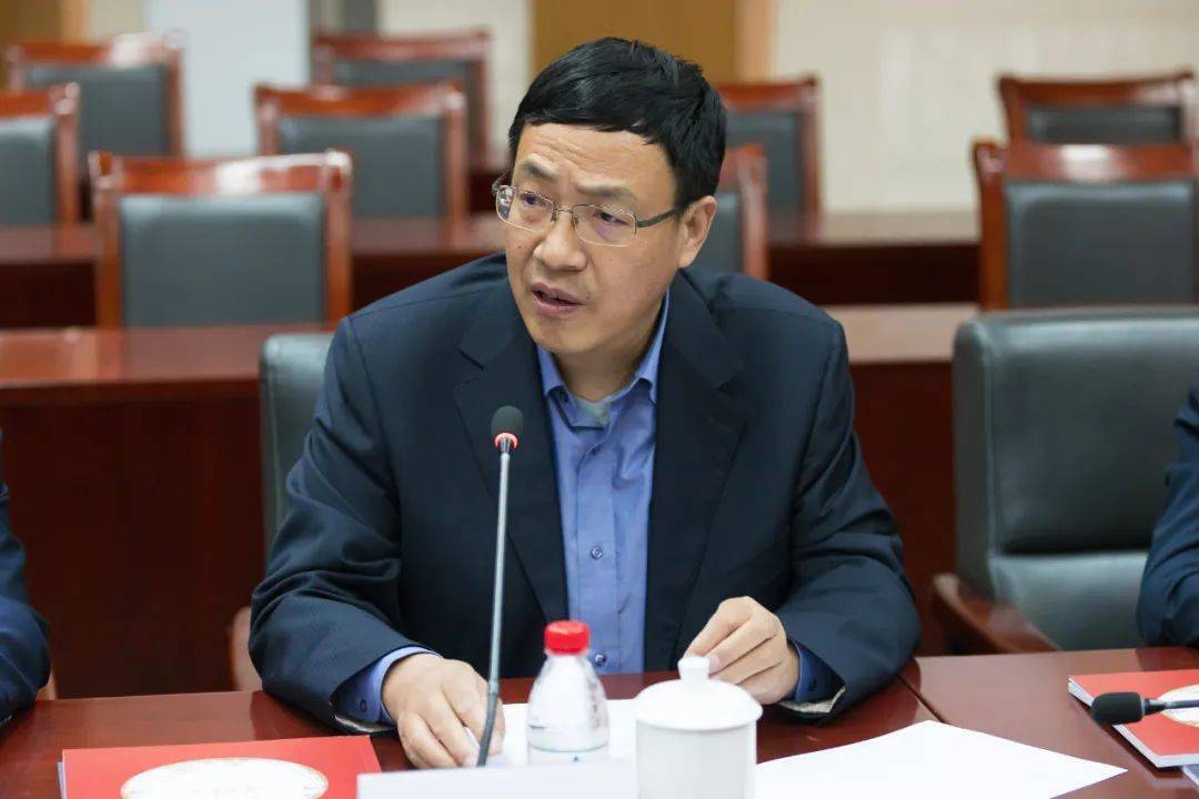 聚焦丨宜宾市委书记刘中伯一行到访人大国发院