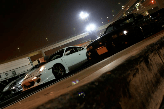 湾岸传说午夜极速330kmh的空战三台现役湾岸飙车党实访