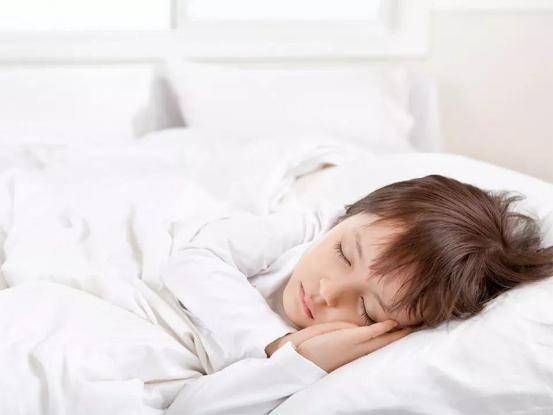 如何让孩子早上起床上学 e4fb32ae309f4469954662b050f328df.jpeg