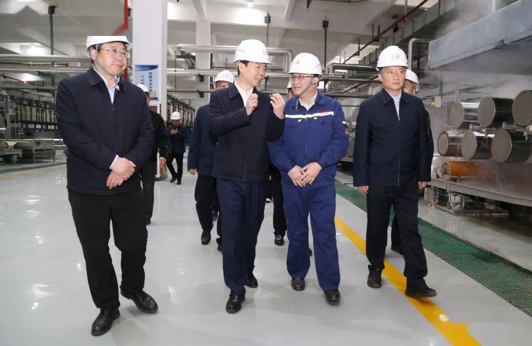 点赞潞宝振东蹚新路新任长治市代市长王俊飚看了长治两家民企龙头