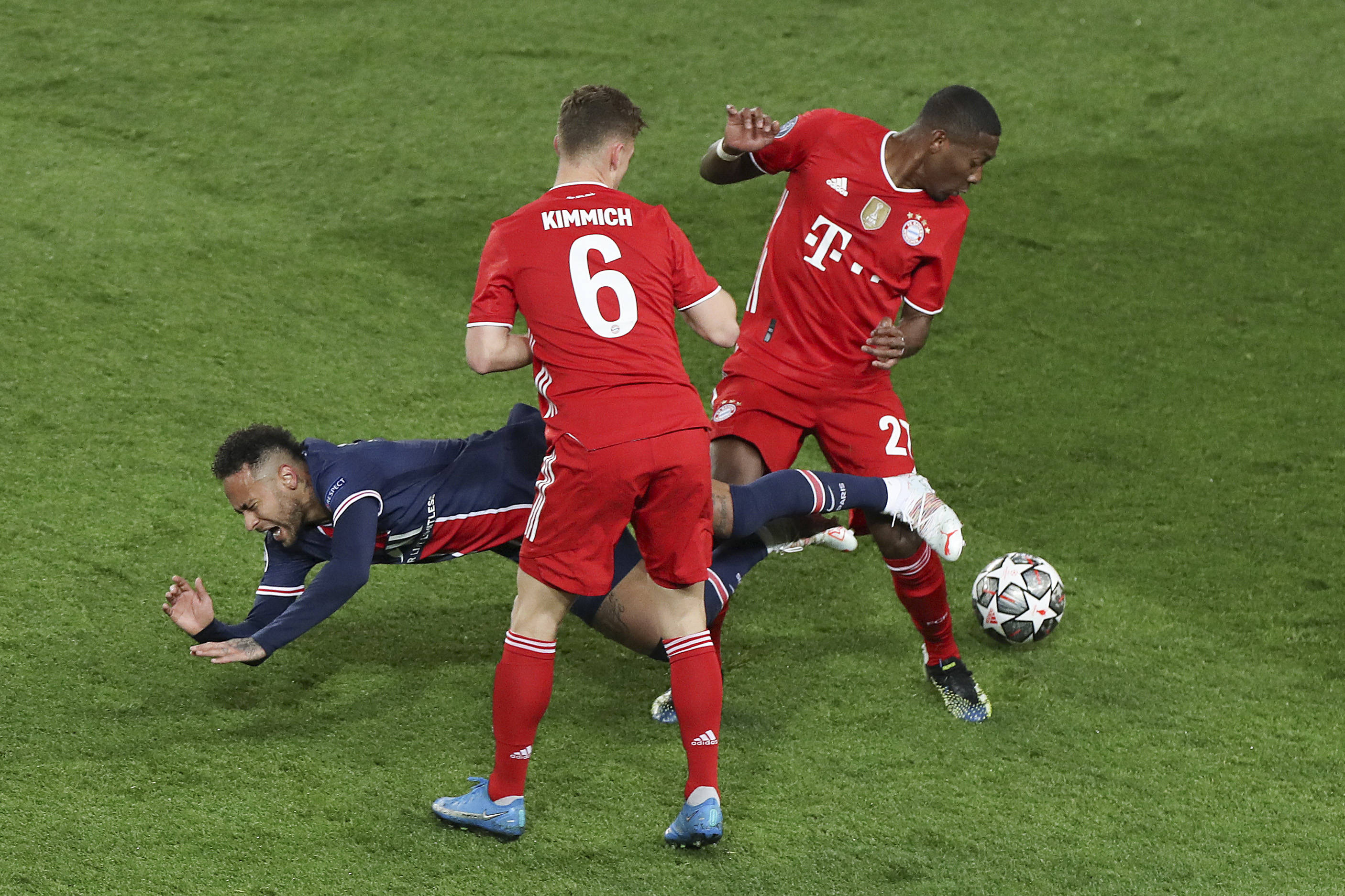 足球——欧冠:巴黎圣日耳曼晋级半决赛_拜仁慕尼黑队