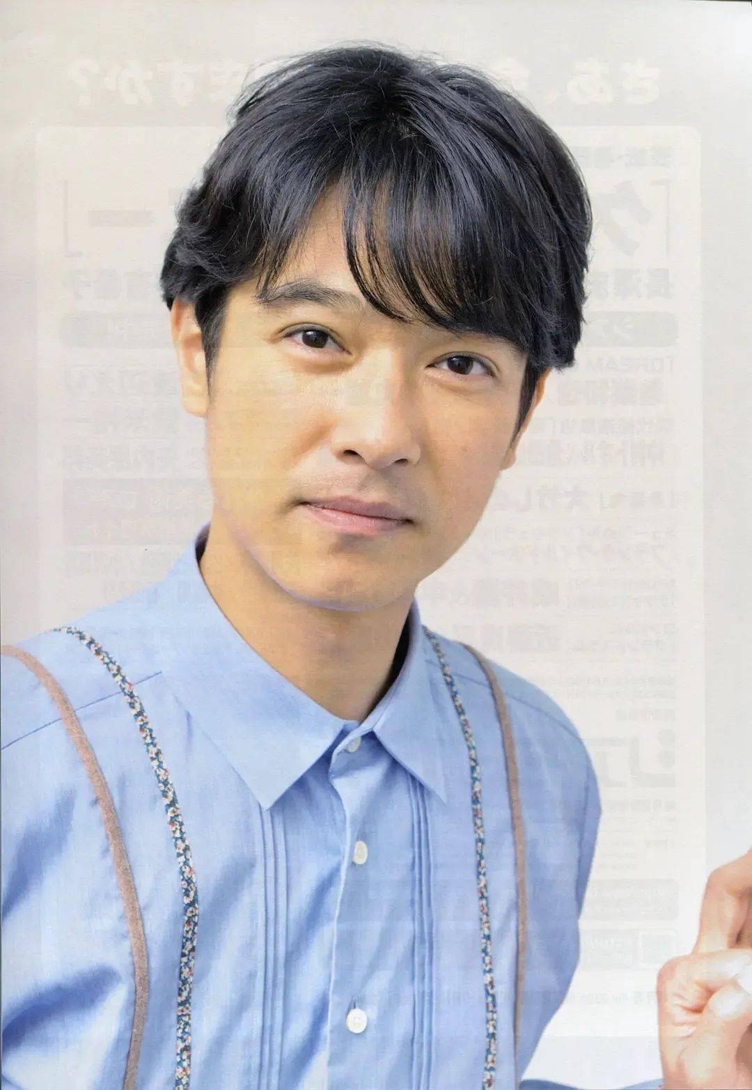 说起雅人叔的成名史简直堪称一部励志小说,为了演戏从早稻田大学辍学