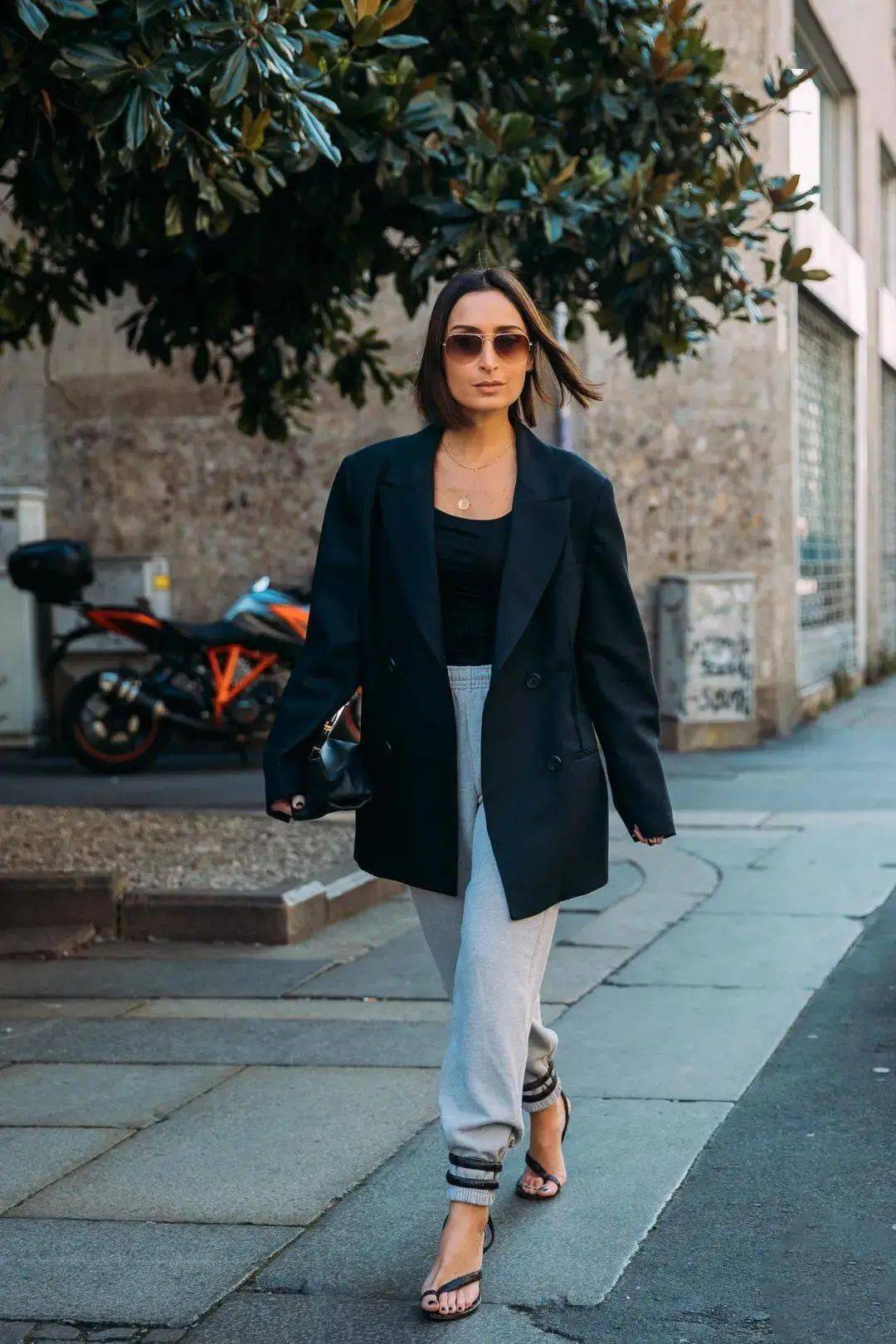 西装配背心,做个潇洒大女人!