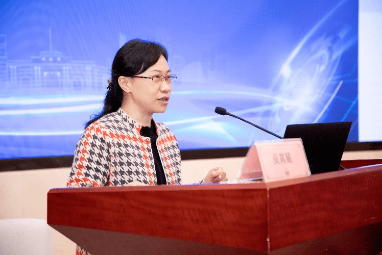 省中医院章宜芬教授和解放军东部战区总医院饶秋教授共同担任会议主持