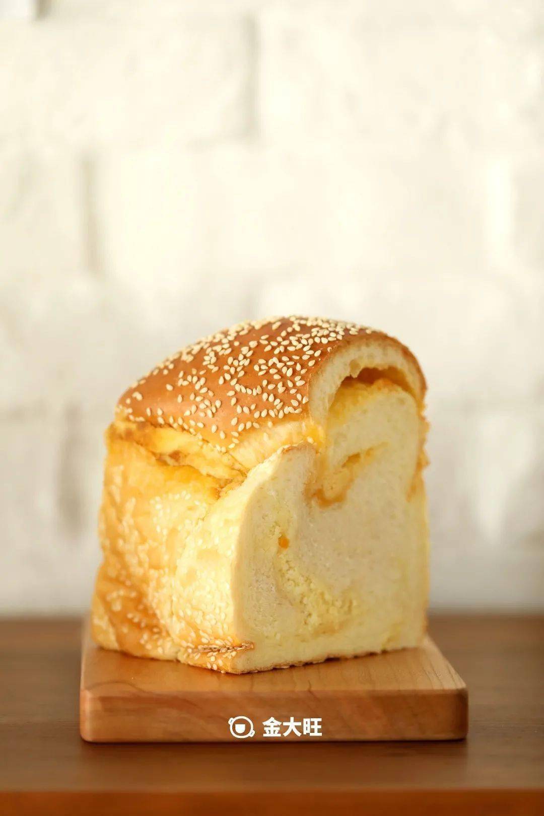 椰蓉搭配咸蛋黄,一个字「绝」!_面包