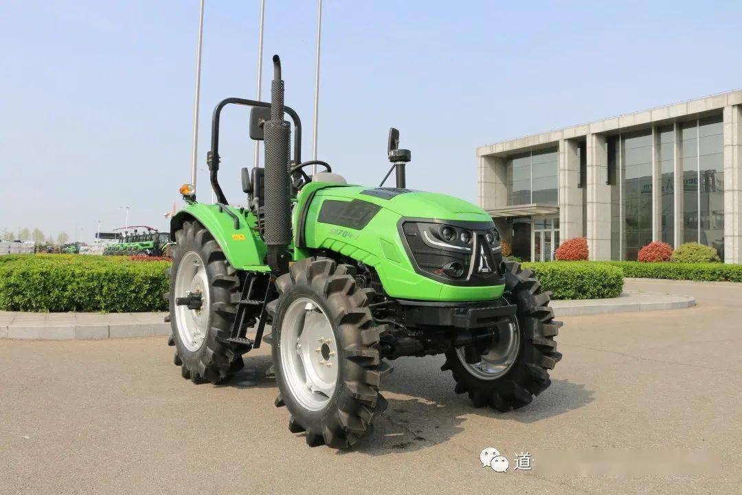 本次直播间秒杀机型是道依茨法尔sh704-1,目前市场价格为83600元,秒杀