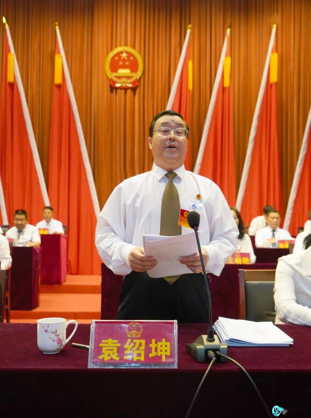 聚焦两会 | 泸水市第一届人民代表大会第五次会议胜利闭幕