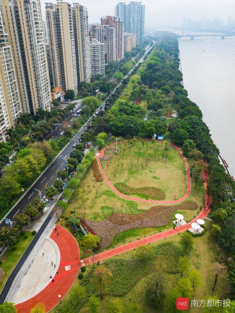 临江大道带状公园,被称为广州第一个真正意义上的"滨江公园".