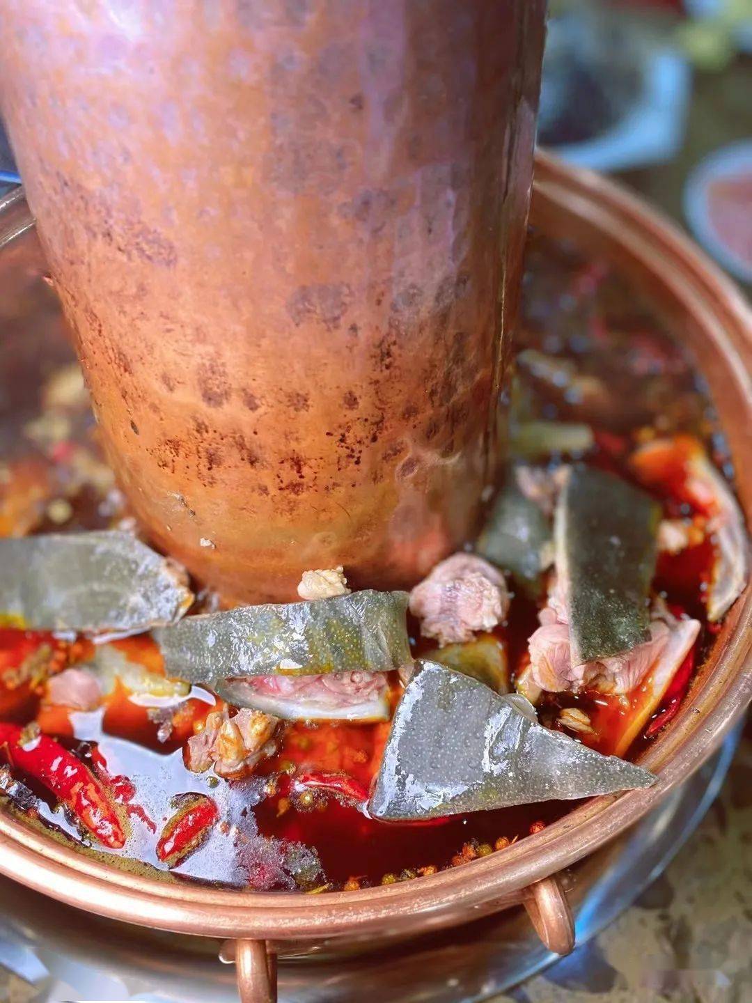 寻味都江堰甲鱼火锅的神仙搭配这个味儿绝了