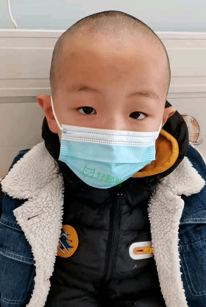 我们带着侥幸心理领着孩子来到了苏州大学附属儿童医院,望着医院的