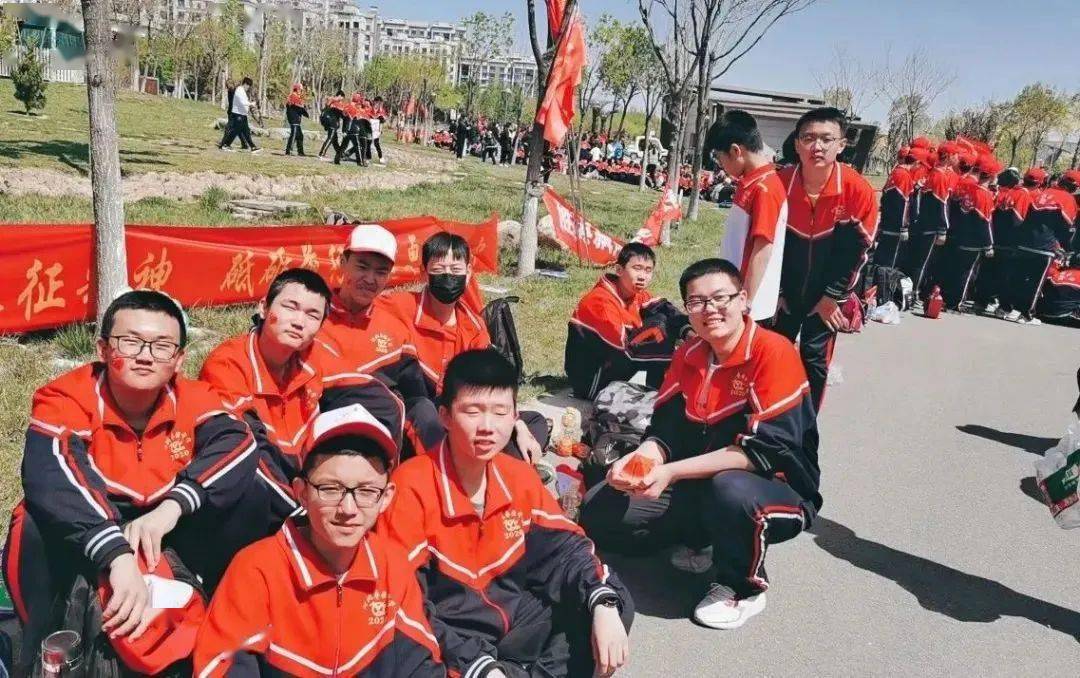 传承红色基因弘扬长征精神远足看到了不一样的枣强中学学子