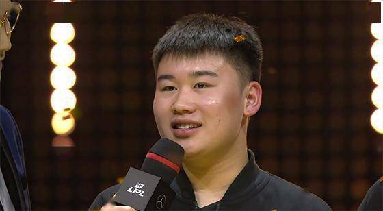 q:这个赛季是wei加入rng的第一个赛季,刚刚来到rng就取得了春季赛的