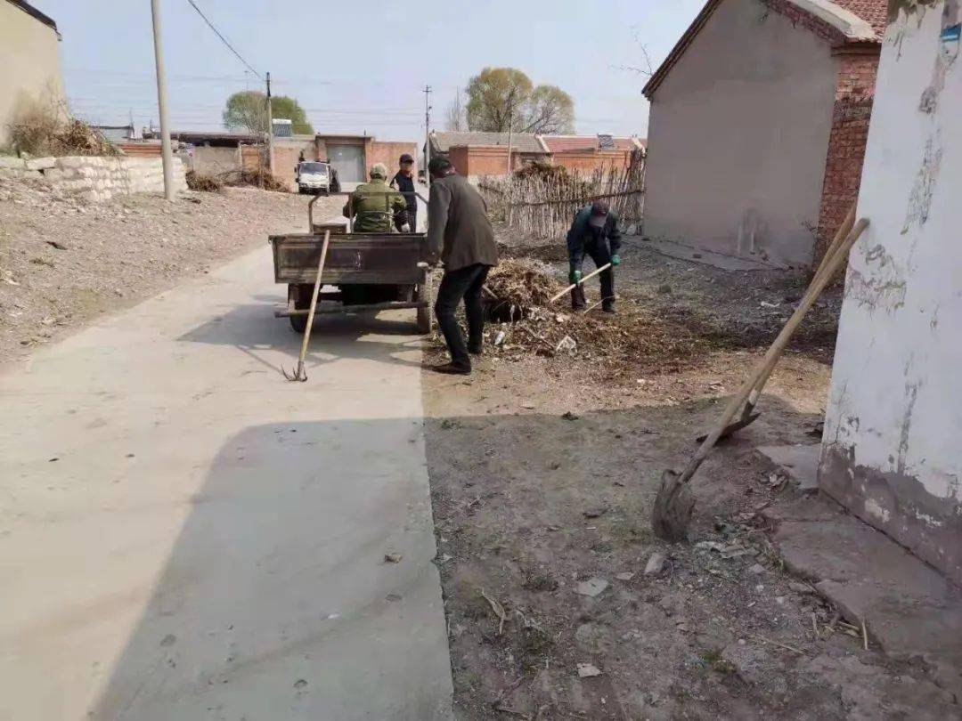 会后,各村利用半个月时间,全面清理村内外垃圾,柴草,杂物等,效果显著.