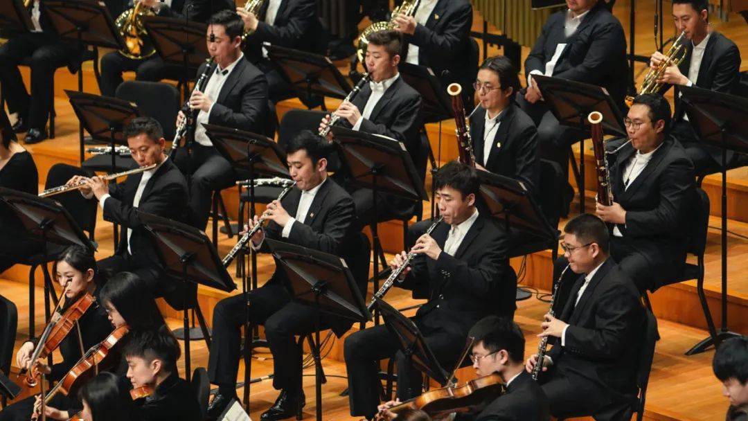 交响曲是什么意思 07a7be10db6646918ee82c2df691ef9c.jpeg