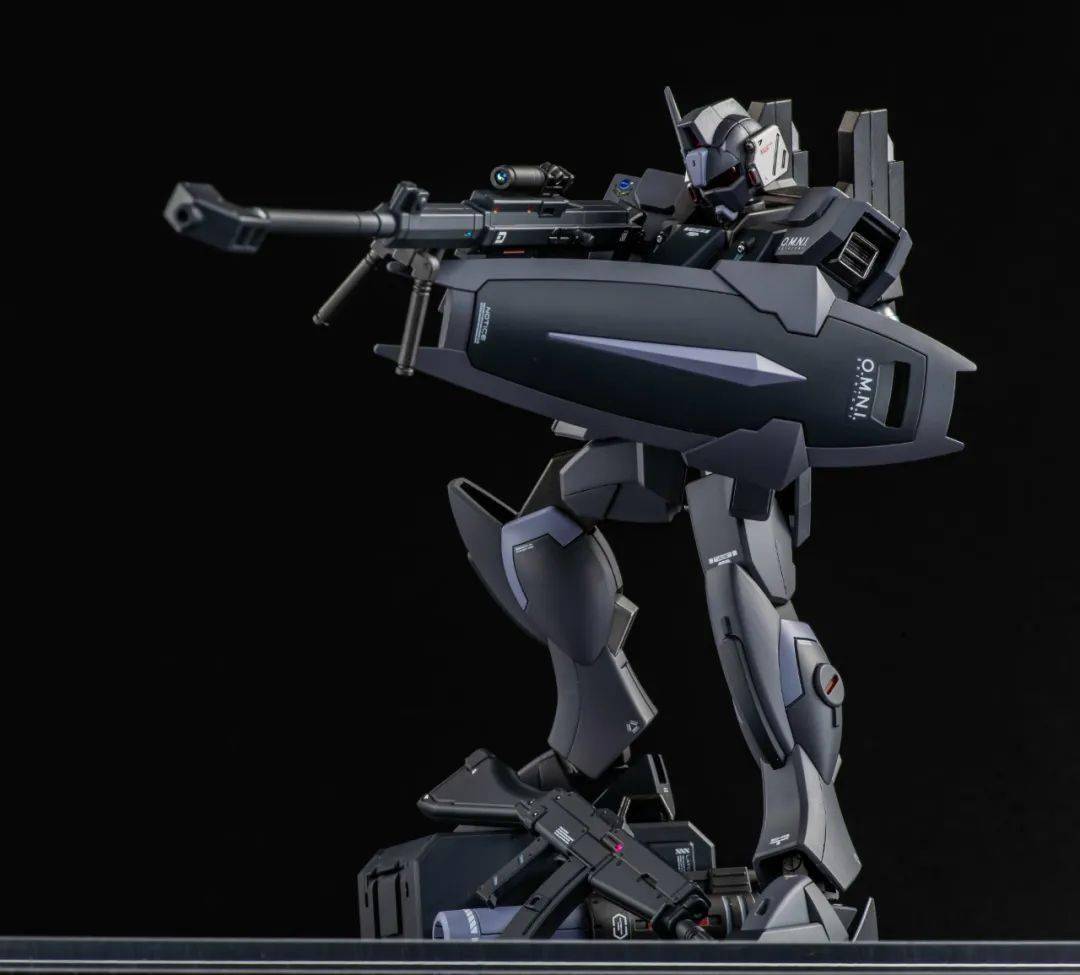 给短剑l来个陆战背包换色后效果针不戳