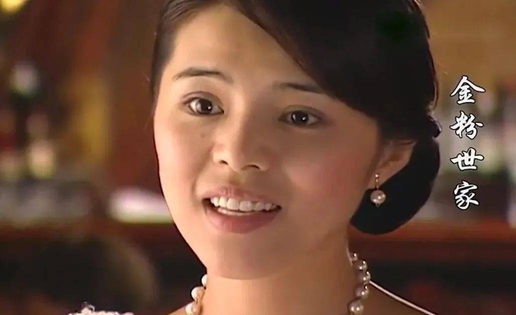 罗珊珊在这部剧之后跟佟大为,江一燕主演过《我们无处安放的青春》,跟