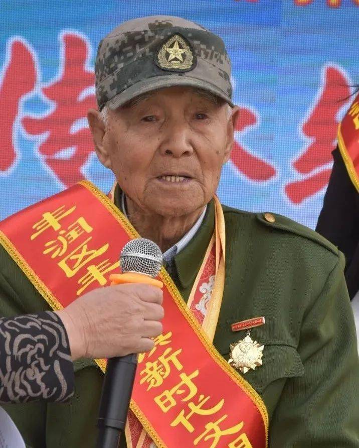 丰润区丰登坞镇举办传承红色精神开启新的征程老百姓故事会