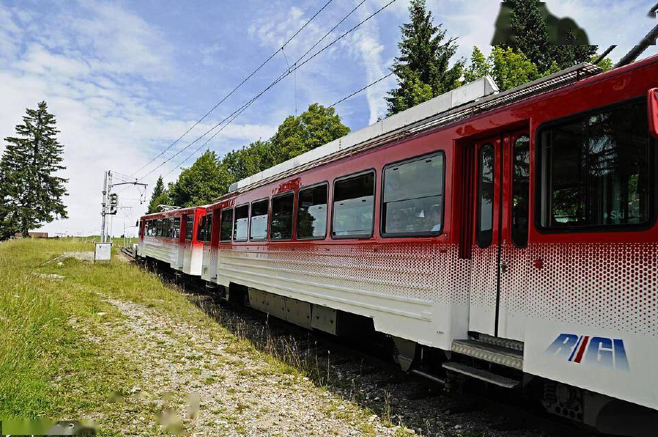 搭乘19世纪蒸汽小火车登上瑞吉山360度欣赏瑞士之美