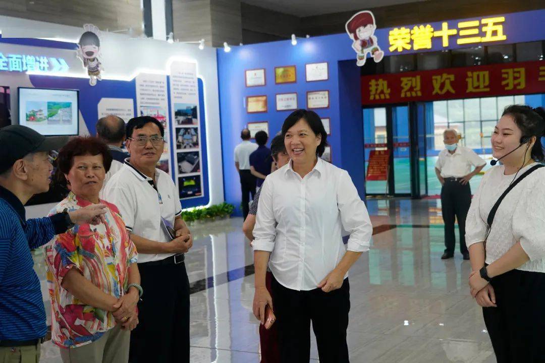 【要闻】王学萍等33名离退休干部到白沙参观考察红色革命文化和文体