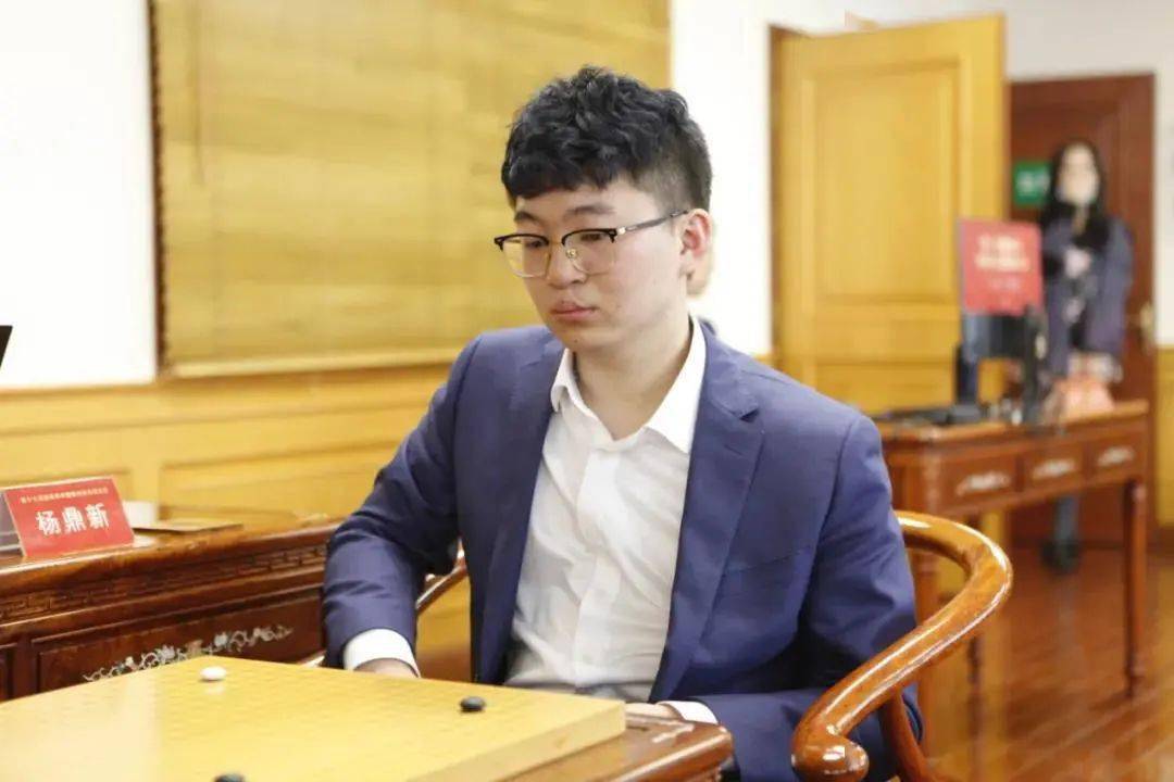 赛事重庆棋手李轩豪杨鼎新在第17届倡棋杯中晋级八强