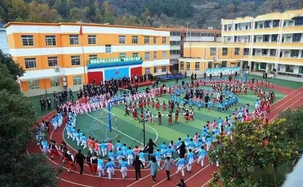 2022年完成嘉陵幼儿园迁建,白雀寺镇史家院九年制学校改扩建;争取县