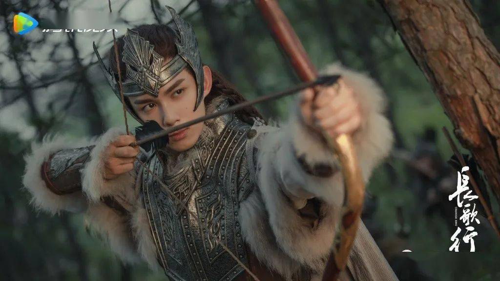 吴磊对感情戏的分寸拿捏,支撑起了阿诗勒隼穿梭在大爱与小爱间修炼出