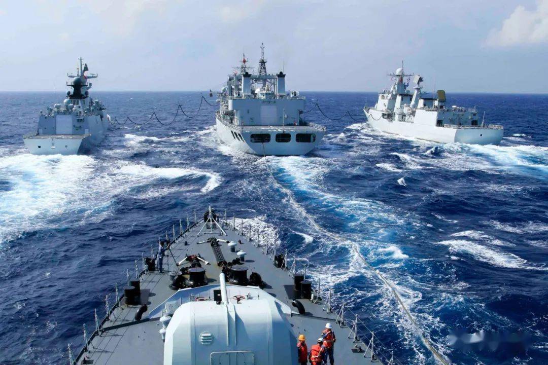 海军节致敬浪花白的热血青春