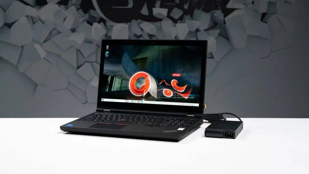 94kg厚 26~32.3mm电池容量 94wh15.