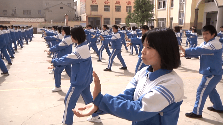 壮观涉县中学生花样课间操嗨翻校园