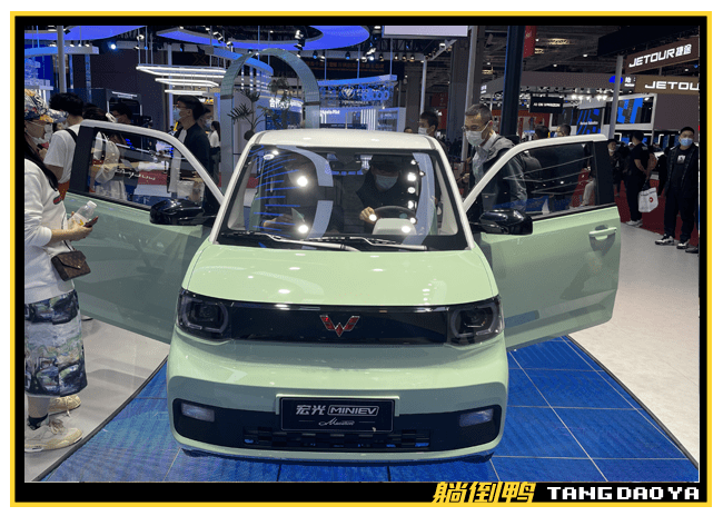 五菱宏光mini敞篷版出口国外一台要卖15万