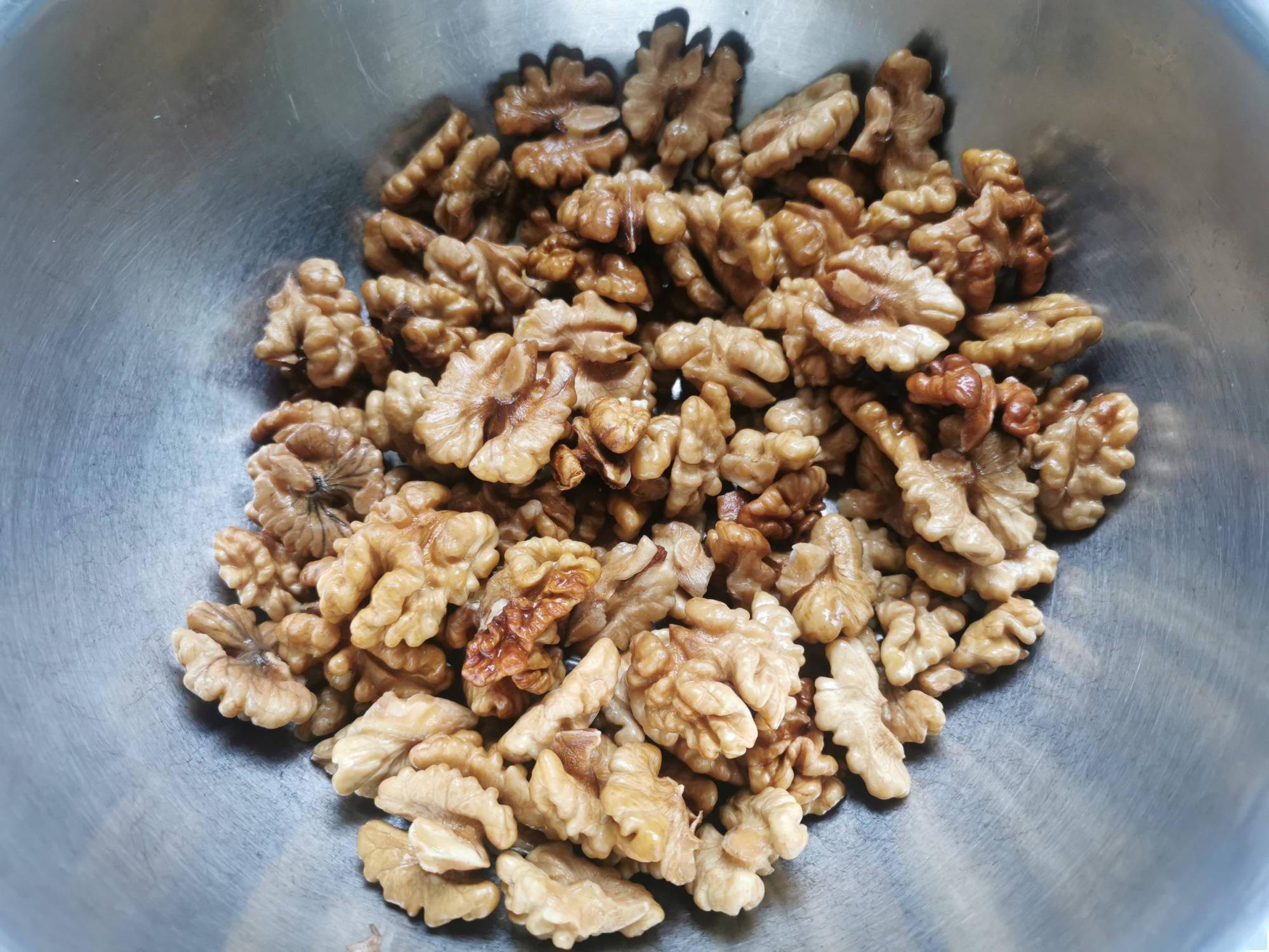 无需油炸,无需熬糖浆,琥珀核桃这样做,香甜酥脆,没有苦涩味