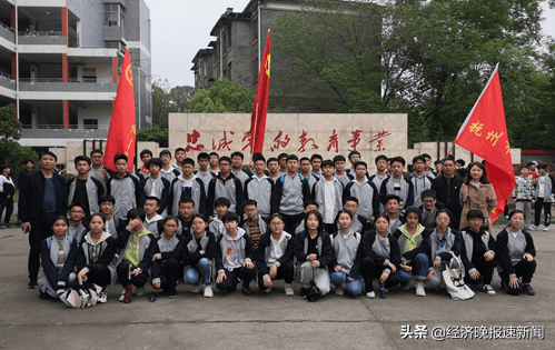 抚州一中祭奠先烈传承红色基因