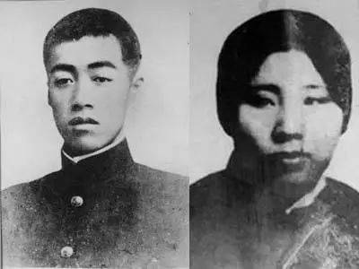 青年时,林觉民接受民主革命思想 推崇自由平等学说 △ 林觉民与妻子