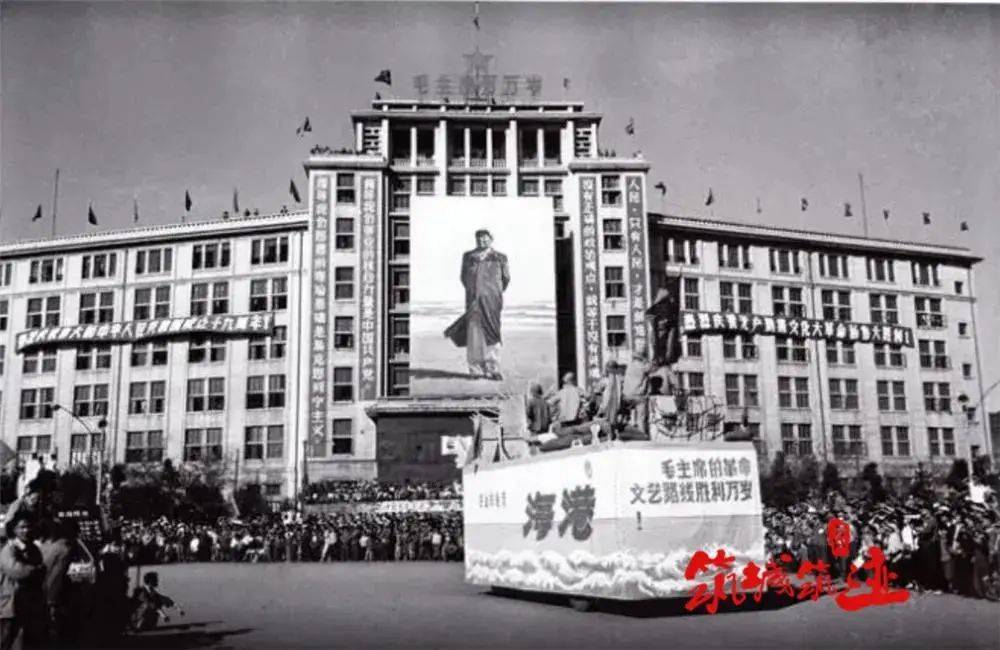 邮电大楼▲贵阳市政府办公大楼▲中华中路▲北京路▲喷水池邮政支局