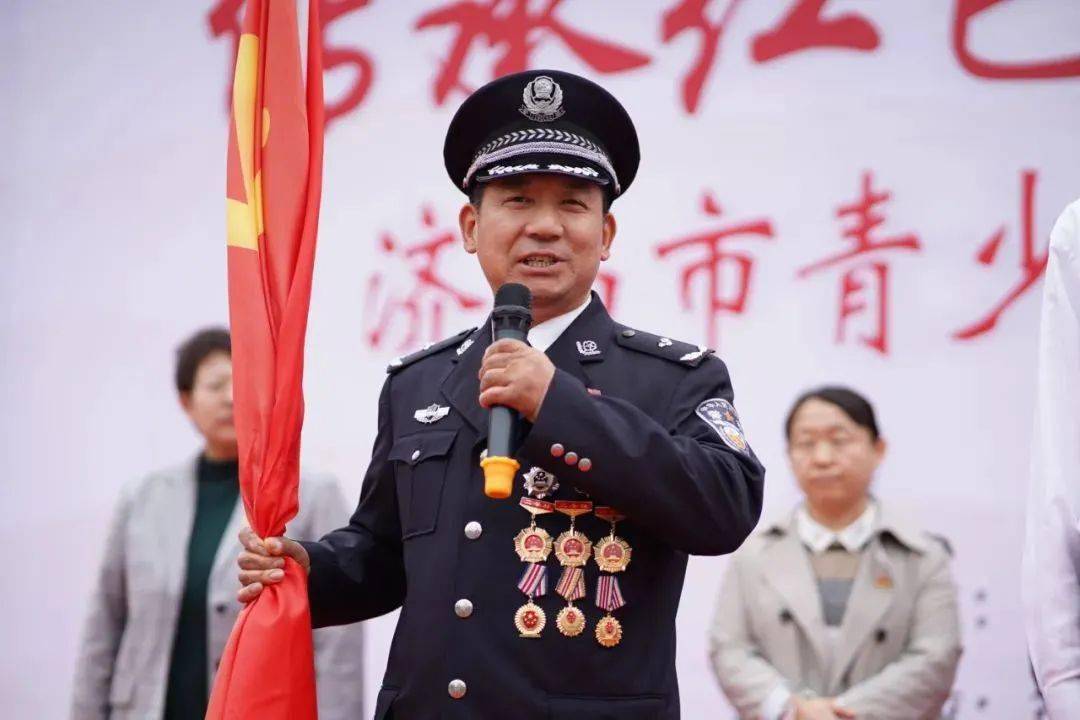 济南市公安局特警支队副支队长 张保国