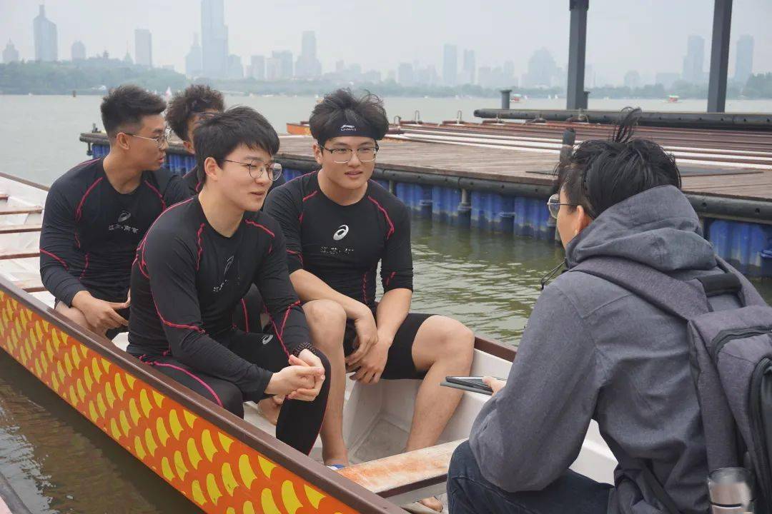 忽然鼓棹起中流聚焦龙舟队拉练