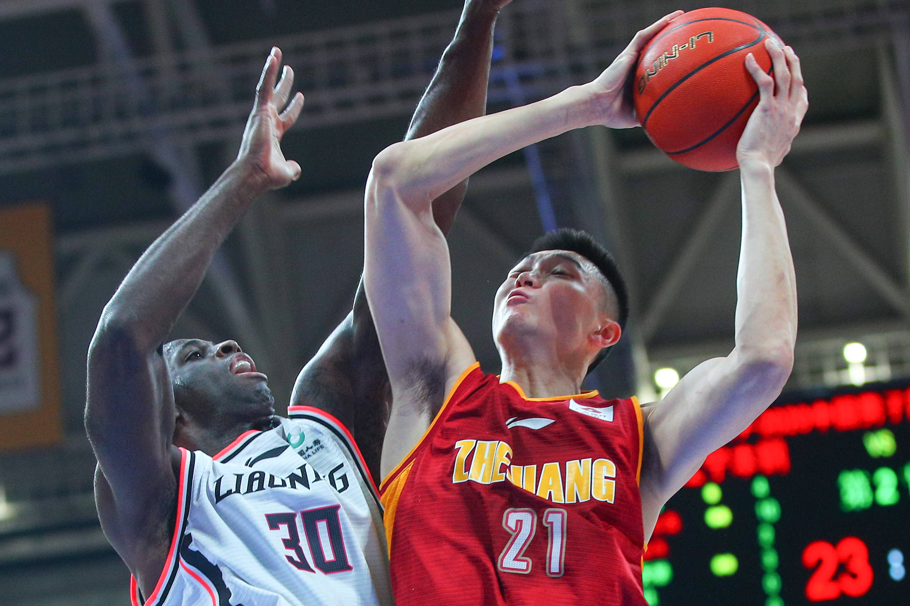 朱旭航敢梦敢当的拼命三郎