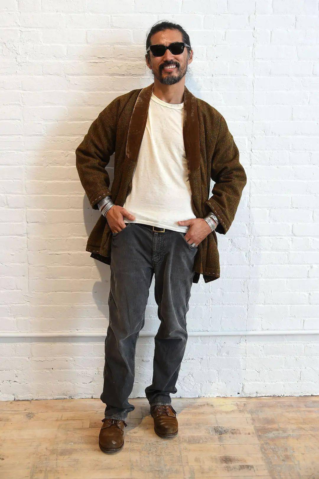 最为人熟知的自然就是大家口中的"道袍"了,中村世纪的 visvim 无疑就