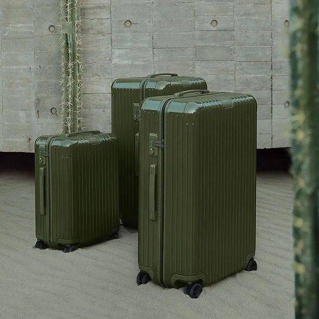 轻盈,性价比高- end -关注 ofashion 迷橙抢先get新潮尖货2021 loewe