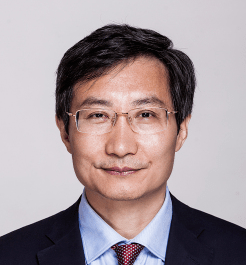 魏文斌 首都医科大学附属北京同仁医院副院长 魏文斌教授指出,近视