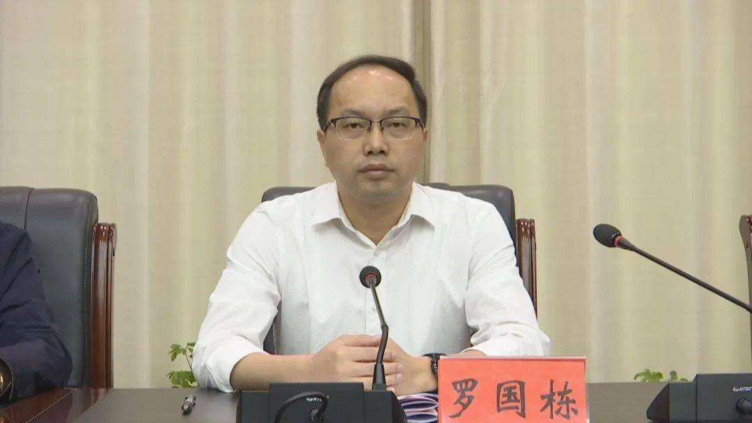 南昌县总工会十三届八次委员(扩大)会议召开