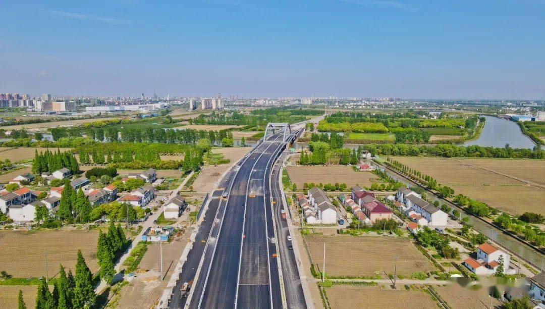 向西經過包括跨油墩港橋在內的4座新建橋樑,一路直達石湖蕩鎮工業區和