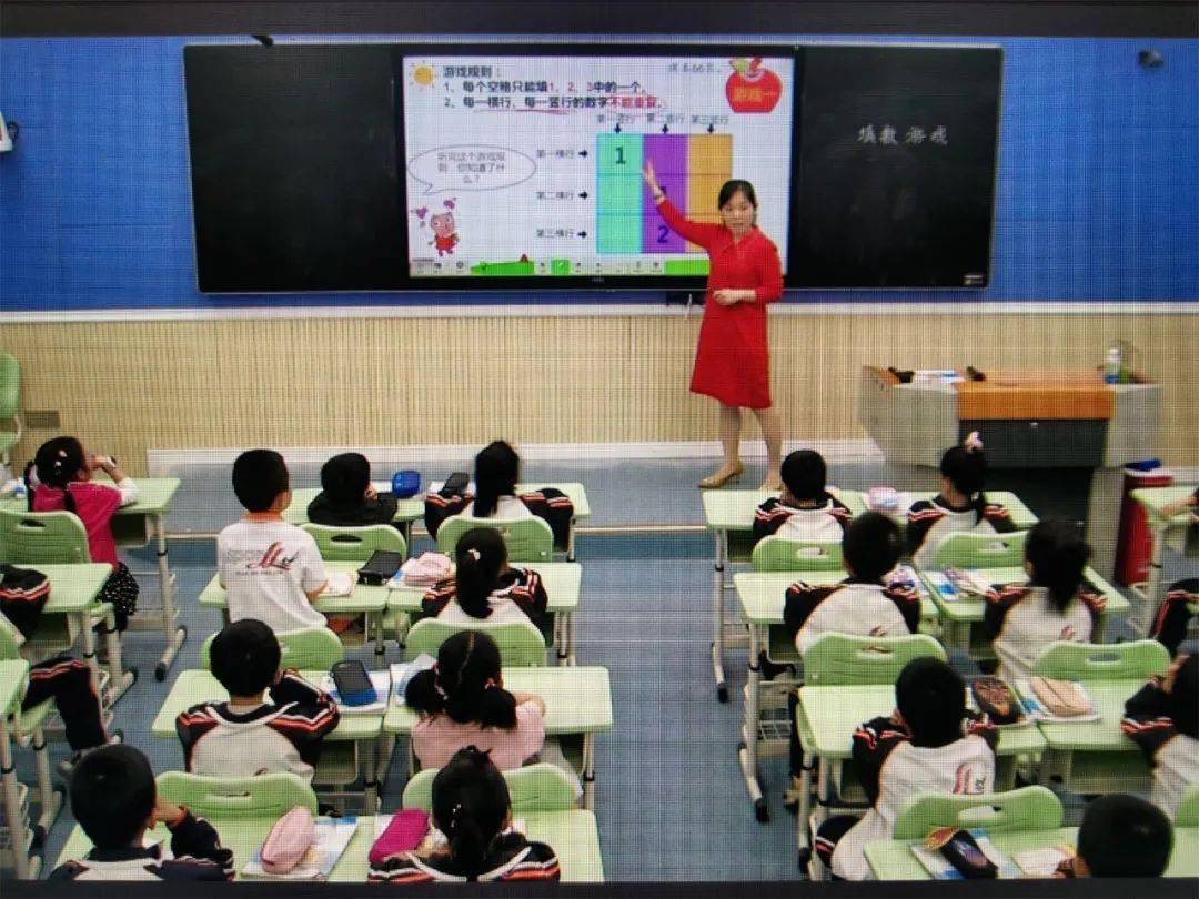 东关小学举办"家长进课堂"活动