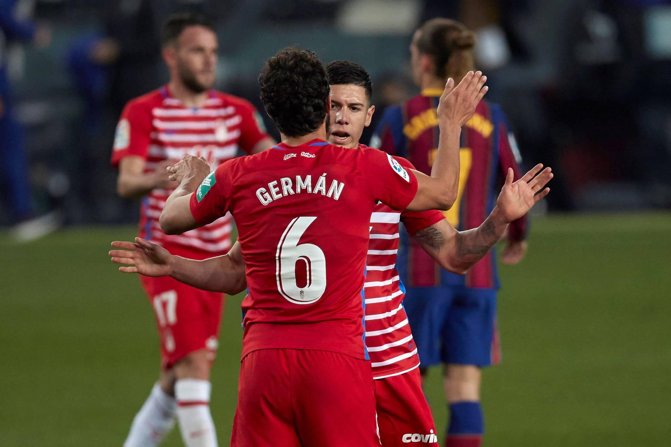 足球西甲联赛巴萨不敌格拉纳达